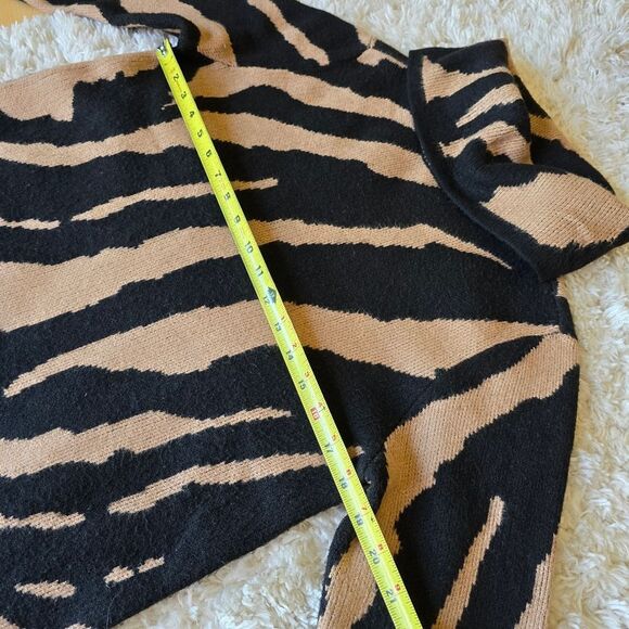Soft Surroundings Black and Tan Zebra Stripesl Sweater Cowl Neck Size Small - Picture 8 of 9